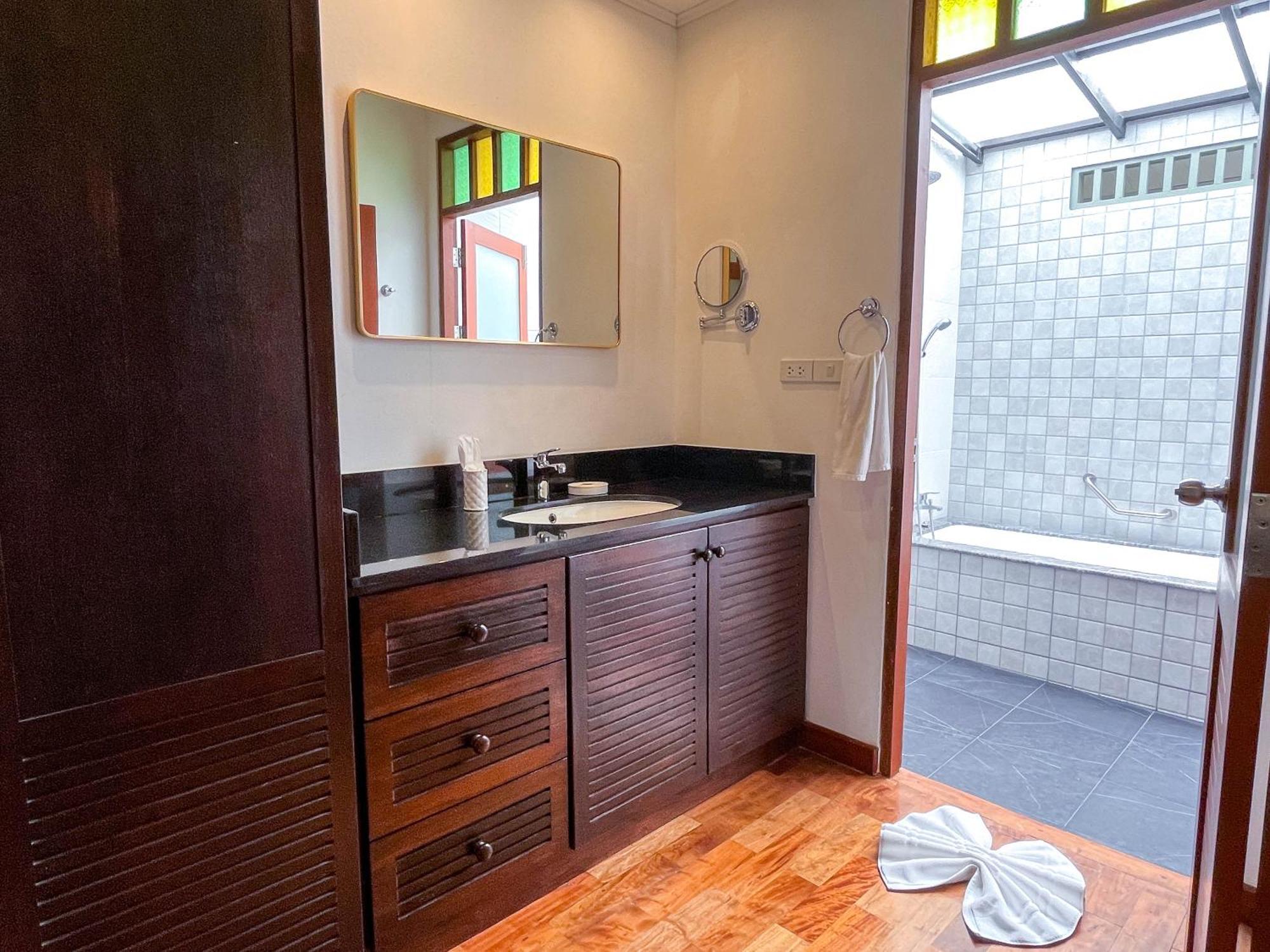 Baleeyan Residence Thalang Rum bild
